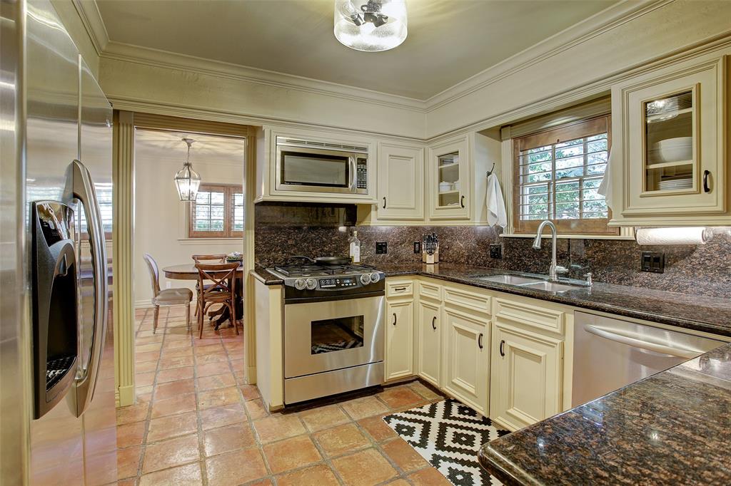 10003 1 Overbrook Lane, Houston, Texas 77042, 3 Bedrooms Bedrooms, 9 Rooms Rooms,2 BathroomsBathrooms,Single-family,For Sale,Overbrook,75904022