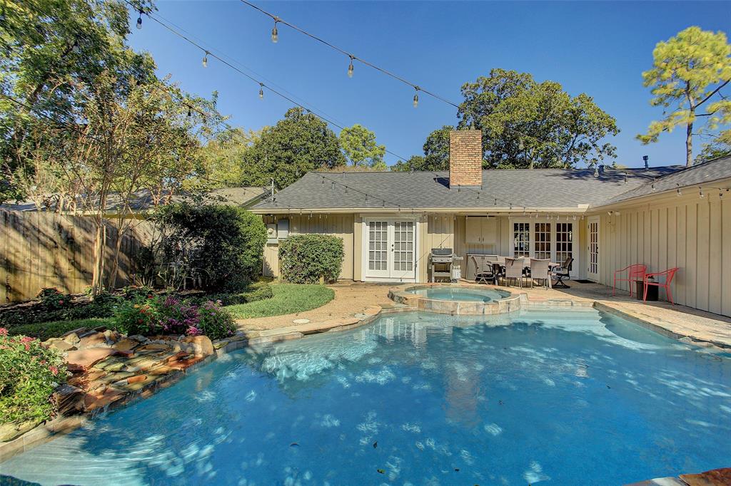 10003 1 Overbrook Lane, Houston, Texas 77042, 3 Bedrooms Bedrooms, 9 Rooms Rooms,2 BathroomsBathrooms,Single-family,For Sale,Overbrook,75904022