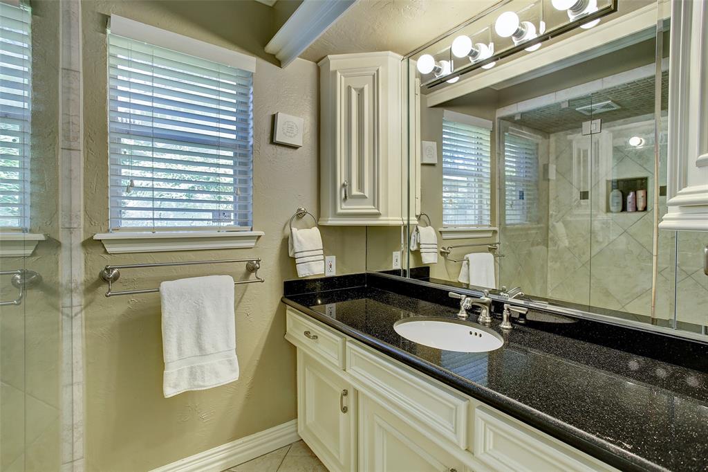 10003 1 Overbrook Lane, Houston, Texas 77042, 3 Bedrooms Bedrooms, 9 Rooms Rooms,2 BathroomsBathrooms,Single-family,For Sale,Overbrook,75904022