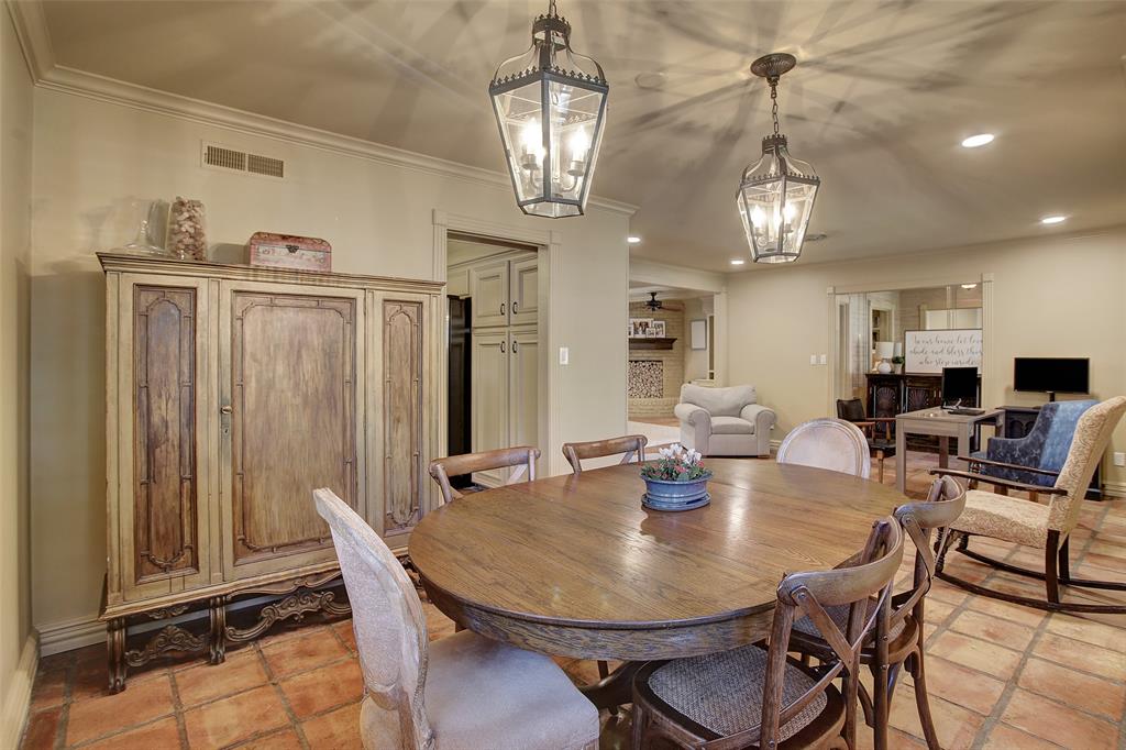 10003 1 Overbrook Lane, Houston, Texas 77042, 3 Bedrooms Bedrooms, 9 Rooms Rooms,2 BathroomsBathrooms,Single-family,For Sale,Overbrook,75904022