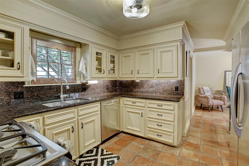 10003 1 Overbrook Lane, Houston, Texas 77042, 3 Bedrooms Bedrooms, 9 Rooms Rooms,2 BathroomsBathrooms,Single-family,For Sale,Overbrook,75904022