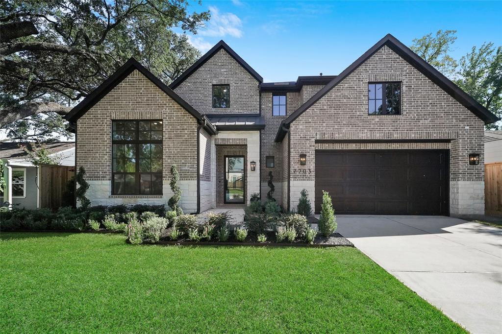 7203 2 Raton Street, Houston, Texas 77055, 4 Bedrooms Bedrooms, 8 Rooms Rooms,3 BathroomsBathrooms,Single-family,For Sale,Raton,44775017