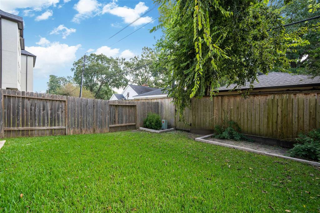 10034 3 Spring Shadows Park Circle, Houston, Texas 77080, 2 Bedrooms Bedrooms, 2 Rooms Rooms,2 BathroomsBathrooms,Single-family,For Sale,Spring Shadows Park,43583321