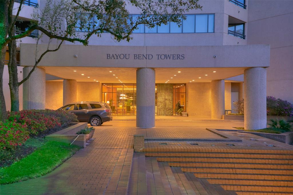 101 Westcott Street, Houston, Texas 77007, 3 Bedrooms Bedrooms, 9 Rooms Rooms,4 BathroomsBathrooms,Mid/hi-rise Condo,For Sale,BAYOU BEND TOWERS,Westcott,88584525