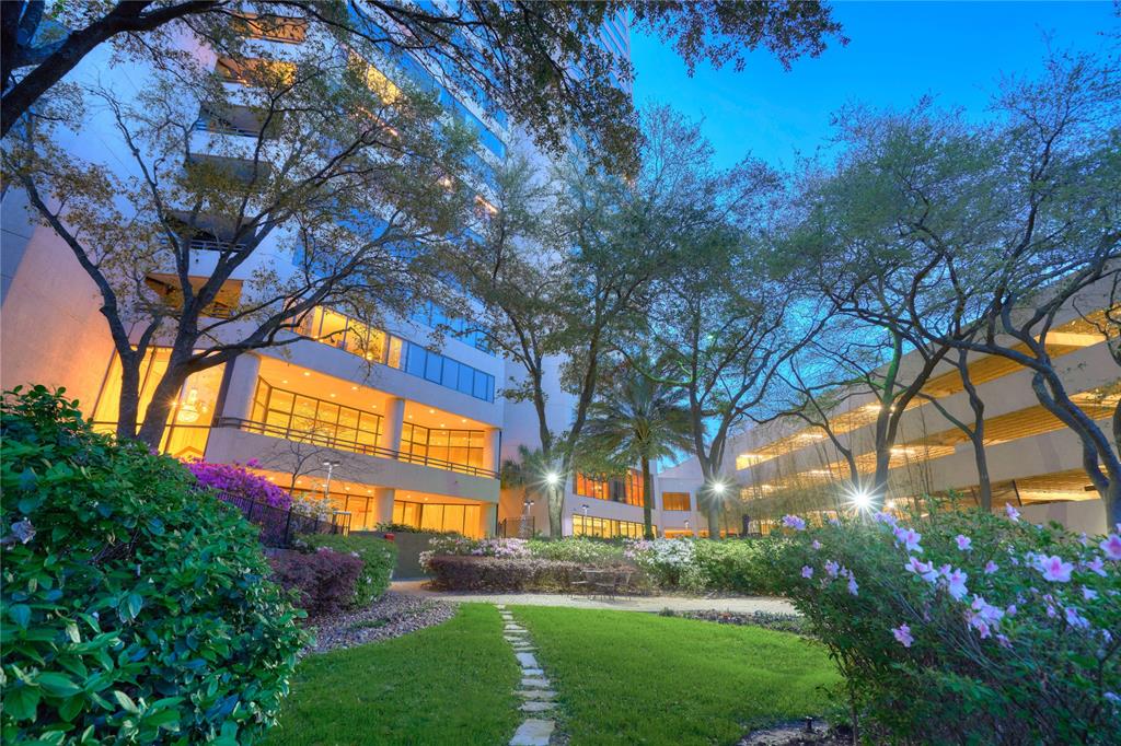 101 Westcott Street, Houston, Texas 77007, 3 Bedrooms Bedrooms, 9 Rooms Rooms,4 BathroomsBathrooms,Mid/hi-rise Condo,For Sale,BAYOU BEND TOWERS,Westcott,88584525