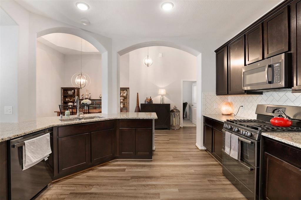12713 1 Beacon Cove Drive, Texas City, Texas 77568, 4 Bedrooms Bedrooms, 7 Rooms Rooms,2 BathroomsBathrooms,Single-family,For Sale,Beacon Cove,81923567