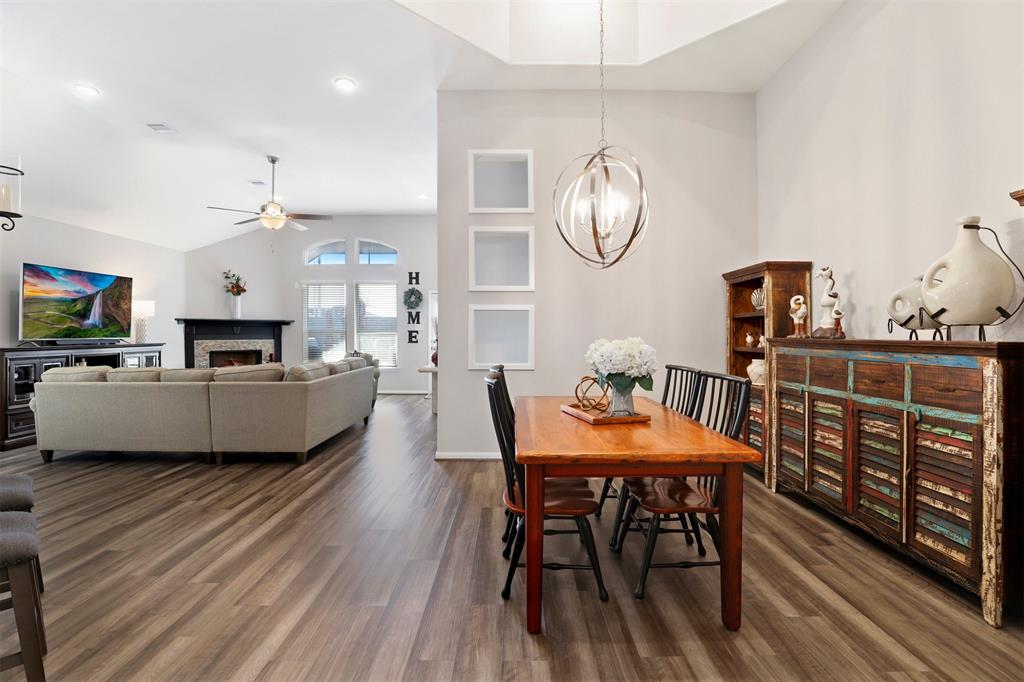 12713 1 Beacon Cove Drive, Texas City, Texas 77568, 4 Bedrooms Bedrooms, 7 Rooms Rooms,2 BathroomsBathrooms,Single-family,For Sale,Beacon Cove,81923567
