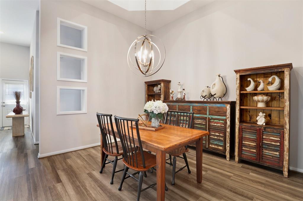 12713 1 Beacon Cove Drive, Texas City, Texas 77568, 4 Bedrooms Bedrooms, 7 Rooms Rooms,2 BathroomsBathrooms,Single-family,For Sale,Beacon Cove,81923567