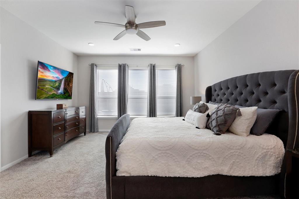 12713 1 Beacon Cove Drive, Texas City, Texas 77568, 4 Bedrooms Bedrooms, 7 Rooms Rooms,2 BathroomsBathrooms,Single-family,For Sale,Beacon Cove,81923567