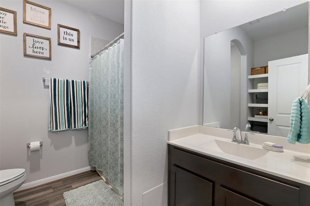 12713 1 Beacon Cove Drive, Texas City, Texas 77568, 4 Bedrooms Bedrooms, 7 Rooms Rooms,2 BathroomsBathrooms,Single-family,For Sale,Beacon Cove,81923567