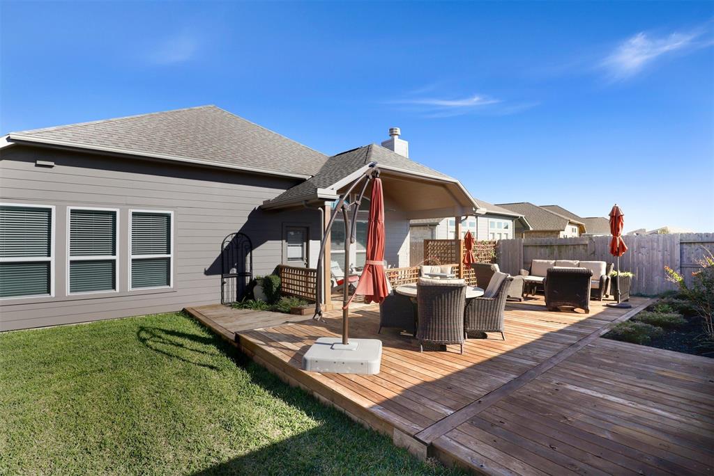 12713 1 Beacon Cove Drive, Texas City, Texas 77568, 4 Bedrooms Bedrooms, 7 Rooms Rooms,2 BathroomsBathrooms,Single-family,For Sale,Beacon Cove,81923567