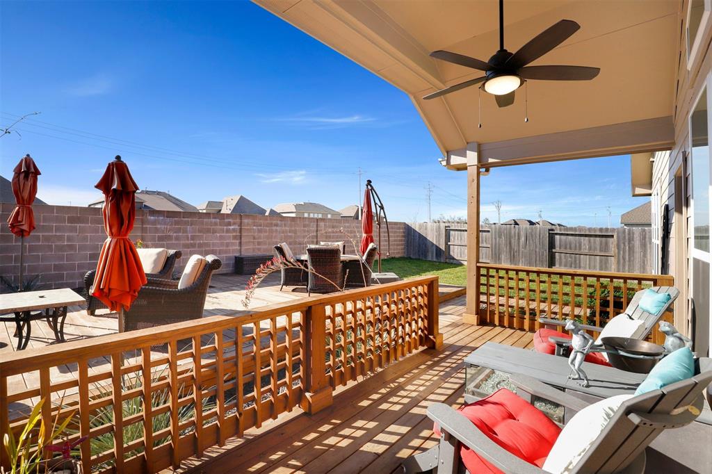 12713 1 Beacon Cove Drive, Texas City, Texas 77568, 4 Bedrooms Bedrooms, 7 Rooms Rooms,2 BathroomsBathrooms,Single-family,For Sale,Beacon Cove,81923567