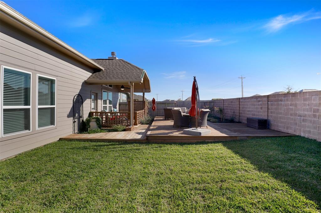 12713 1 Beacon Cove Drive, Texas City, Texas 77568, 4 Bedrooms Bedrooms, 7 Rooms Rooms,2 BathroomsBathrooms,Single-family,For Sale,Beacon Cove,81923567