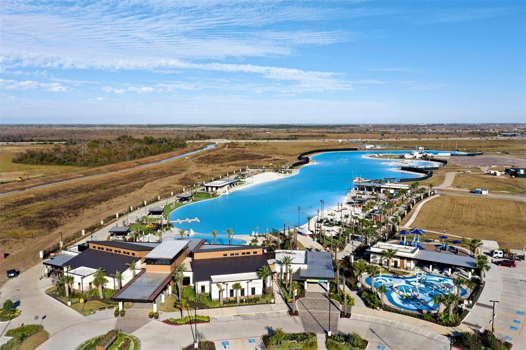 12713 1 Beacon Cove Drive, Texas City, Texas 77568, 4 Bedrooms Bedrooms, 7 Rooms Rooms,2 BathroomsBathrooms,Single-family,For Sale,Beacon Cove,81923567