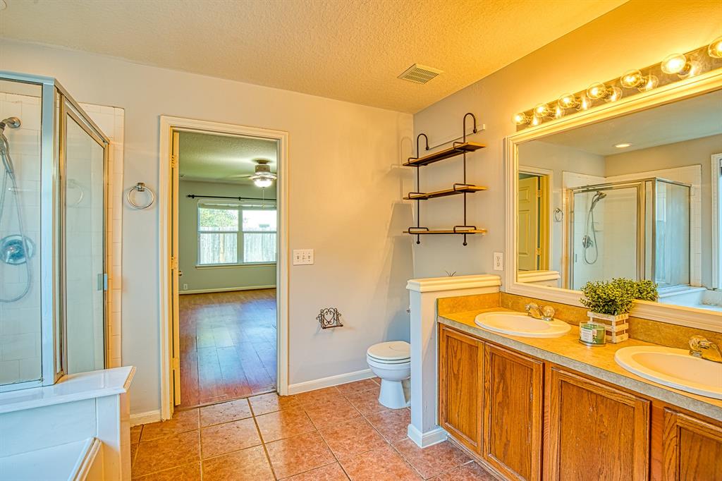 18222 2 Post Oak View Court, Humble, Texas 77346, 4 Bedrooms Bedrooms, 12 Rooms Rooms,2 BathroomsBathrooms,Single-family,For Sale,Post Oak View,89819445