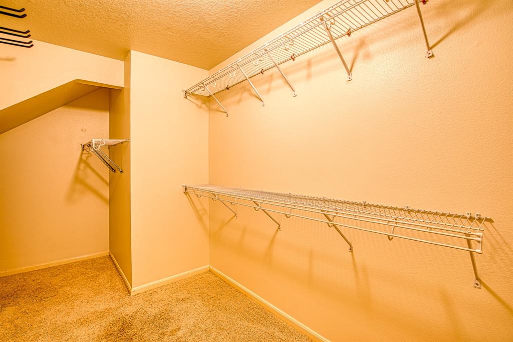 18222 2 Post Oak View Court, Humble, Texas 77346, 4 Bedrooms Bedrooms, 12 Rooms Rooms,2 BathroomsBathrooms,Single-family,For Sale,Post Oak View,89819445