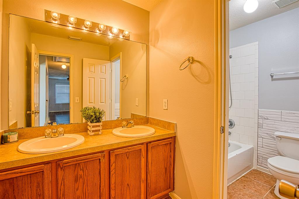 18222 2 Post Oak View Court, Humble, Texas 77346, 4 Bedrooms Bedrooms, 12 Rooms Rooms,2 BathroomsBathrooms,Single-family,For Sale,Post Oak View,89819445