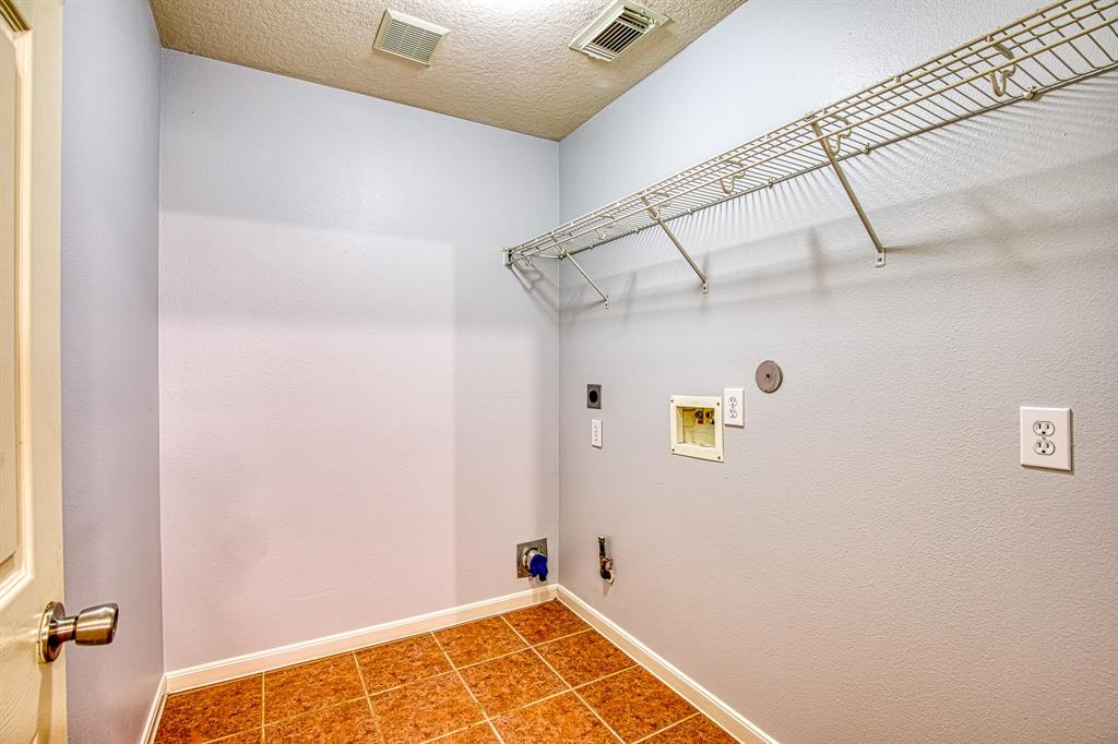 18222 2 Post Oak View Court, Humble, Texas 77346, 4 Bedrooms Bedrooms, 12 Rooms Rooms,2 BathroomsBathrooms,Single-family,For Sale,Post Oak View,89819445