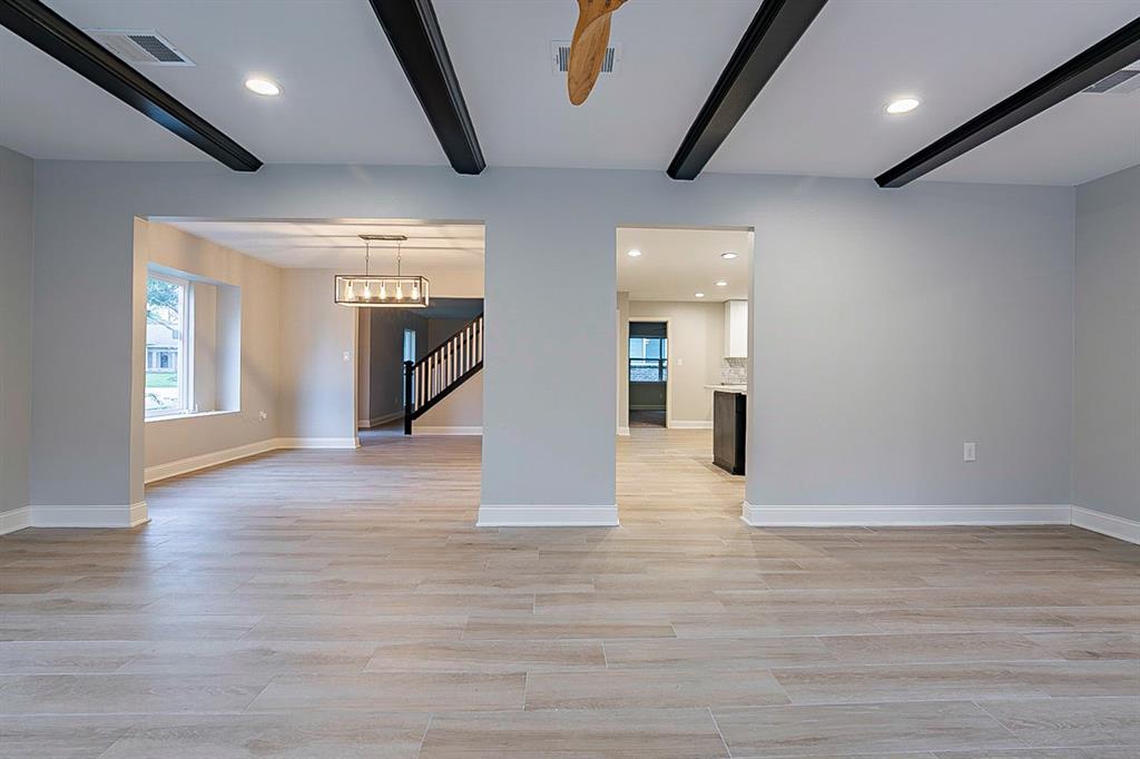610 2 Walnut Bend Lane, Houston, Texas 77042, 4 Bedrooms Bedrooms, 4 Rooms Rooms,2 BathroomsBathrooms,Single-family,For Sale,Walnut Bend,78691608
