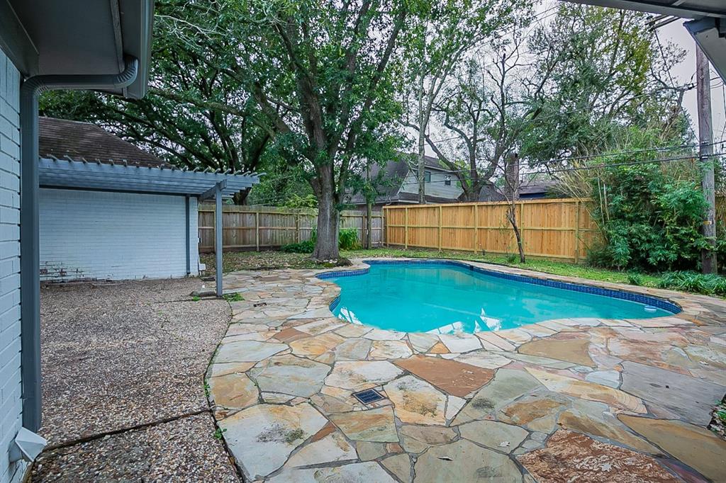 610 2 Walnut Bend Lane, Houston, Texas 77042, 4 Bedrooms Bedrooms, 4 Rooms Rooms,2 BathroomsBathrooms,Single-family,For Sale,Walnut Bend,78691608