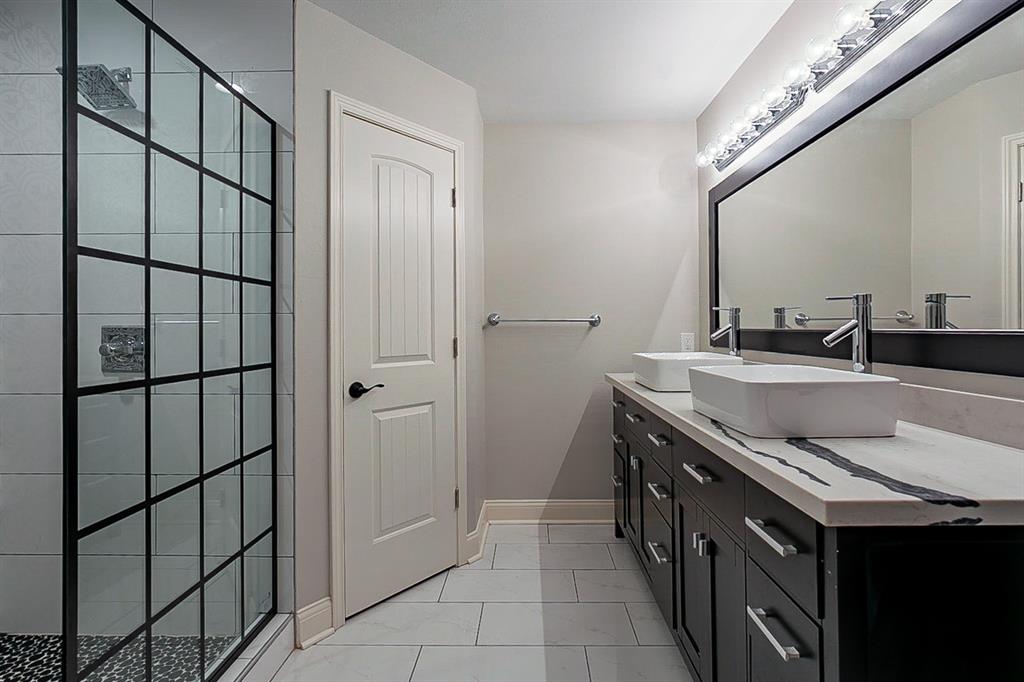 610 2 Walnut Bend Lane, Houston, Texas 77042, 4 Bedrooms Bedrooms, 4 Rooms Rooms,2 BathroomsBathrooms,Single-family,For Sale,Walnut Bend,78691608