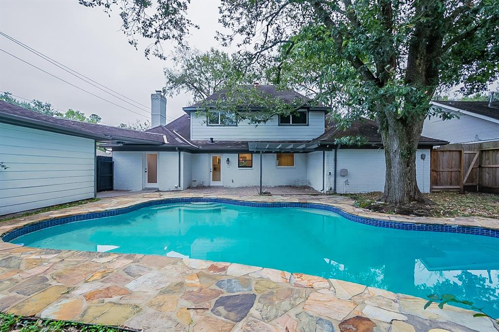 610 2 Walnut Bend Lane, Houston, Texas 77042, 4 Bedrooms Bedrooms, 4 Rooms Rooms,2 BathroomsBathrooms,Single-family,For Sale,Walnut Bend,78691608