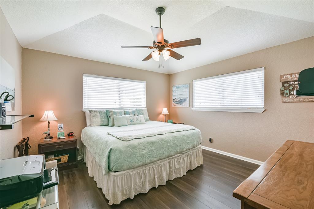 3811 1 Nueces Drive, Galveston, Texas 77554, 3 Bedrooms Bedrooms, 9 Rooms Rooms,2 BathroomsBathrooms,Single-family,For Sale,Nueces,77121327