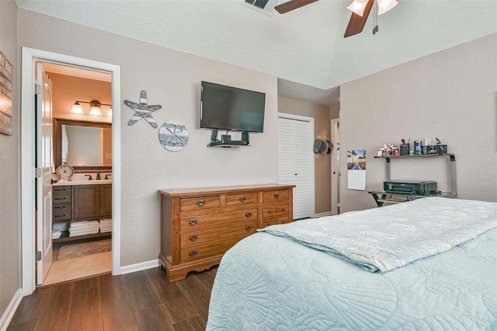 3811 1 Nueces Drive, Galveston, Texas 77554, 3 Bedrooms Bedrooms, 9 Rooms Rooms,2 BathroomsBathrooms,Single-family,For Sale,Nueces,77121327