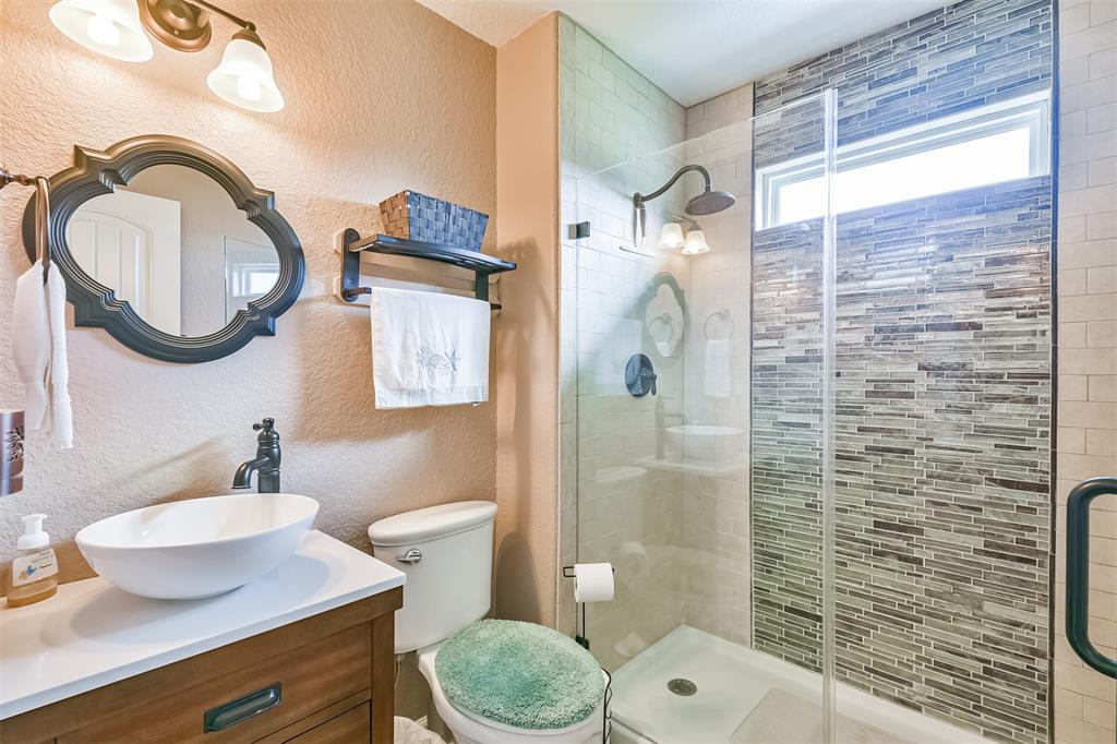3811 1 Nueces Drive, Galveston, Texas 77554, 3 Bedrooms Bedrooms, 9 Rooms Rooms,2 BathroomsBathrooms,Single-family,For Sale,Nueces,77121327