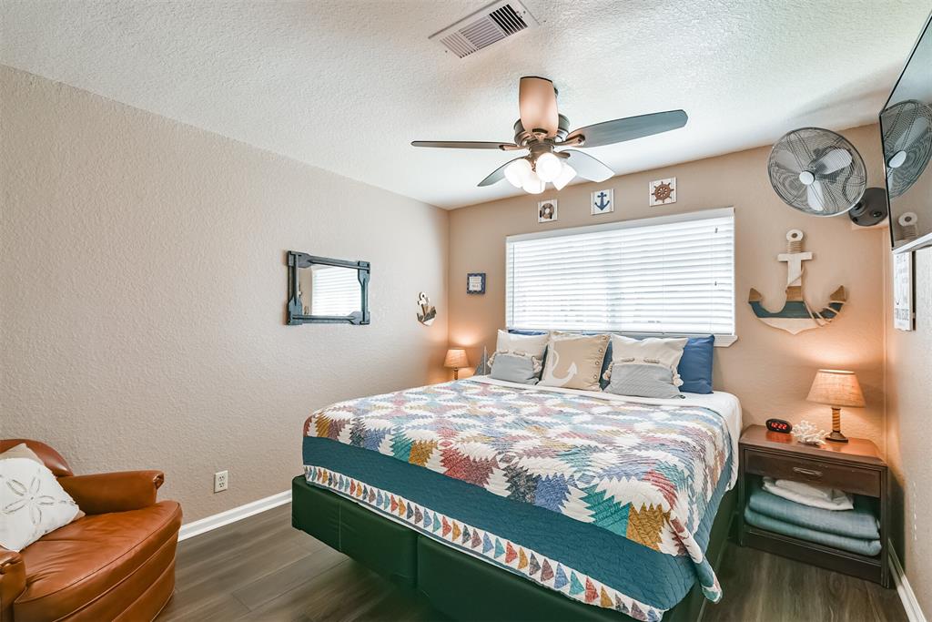 3811 1 Nueces Drive, Galveston, Texas 77554, 3 Bedrooms Bedrooms, 9 Rooms Rooms,2 BathroomsBathrooms,Single-family,For Sale,Nueces,77121327
