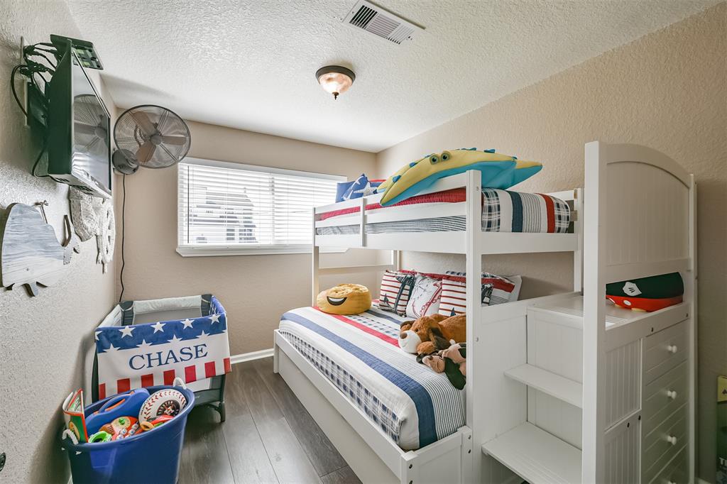 3811 1 Nueces Drive, Galveston, Texas 77554, 3 Bedrooms Bedrooms, 9 Rooms Rooms,2 BathroomsBathrooms,Single-family,For Sale,Nueces,77121327