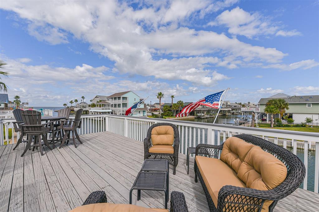 3811 1 Nueces Drive, Galveston, Texas 77554, 3 Bedrooms Bedrooms, 9 Rooms Rooms,2 BathroomsBathrooms,Single-family,For Sale,Nueces,77121327