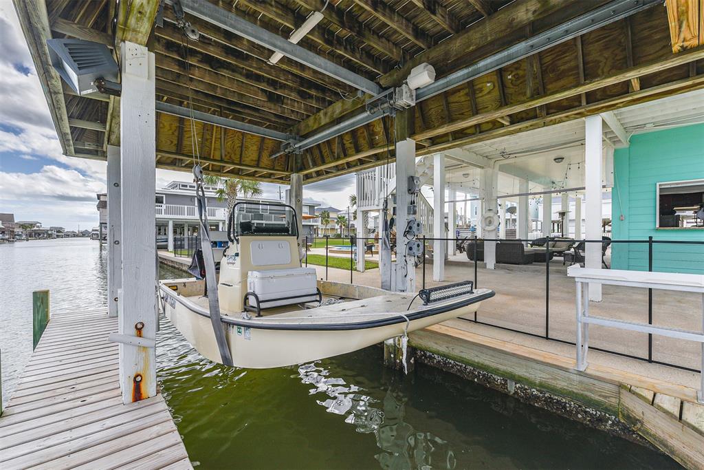 3811 1 Nueces Drive, Galveston, Texas 77554, 3 Bedrooms Bedrooms, 9 Rooms Rooms,2 BathroomsBathrooms,Single-family,For Sale,Nueces,77121327