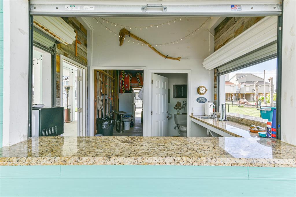 3811 1 Nueces Drive, Galveston, Texas 77554, 3 Bedrooms Bedrooms, 9 Rooms Rooms,2 BathroomsBathrooms,Single-family,For Sale,Nueces,77121327