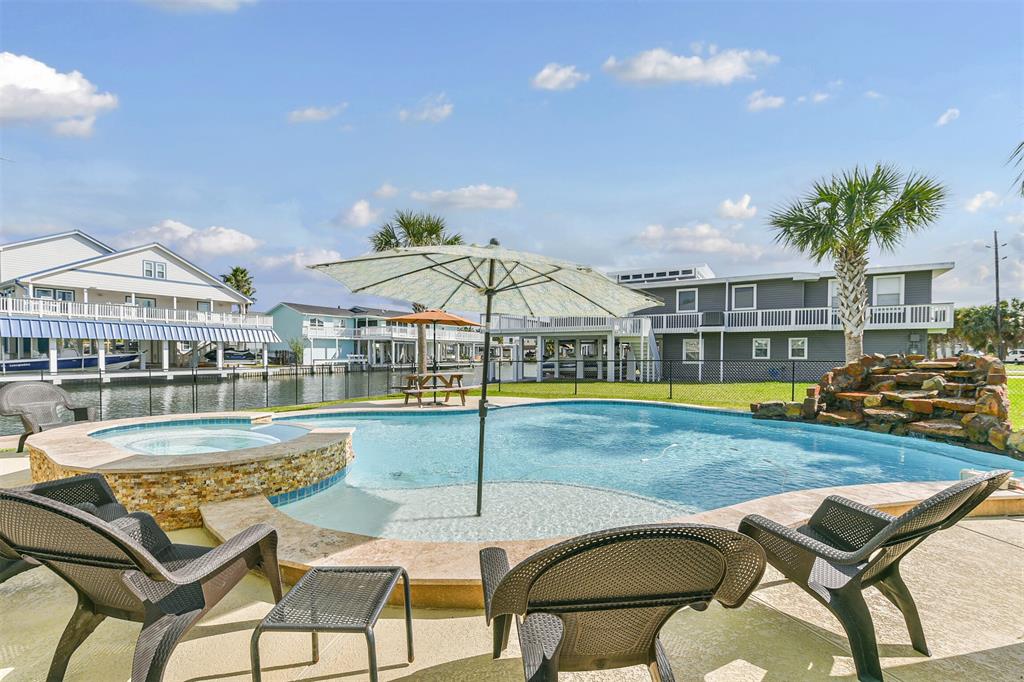 3811 1 Nueces Drive, Galveston, Texas 77554, 3 Bedrooms Bedrooms, 9 Rooms Rooms,2 BathroomsBathrooms,Single-family,For Sale,Nueces,77121327