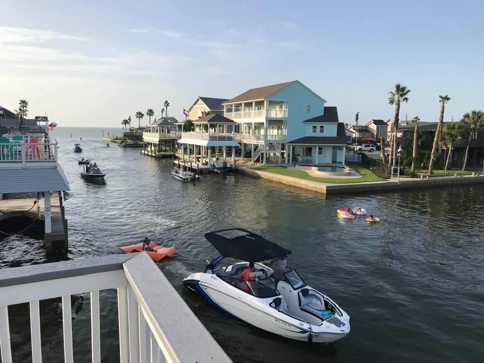 3811 1 Nueces Drive, Galveston, Texas 77554, 3 Bedrooms Bedrooms, 9 Rooms Rooms,2 BathroomsBathrooms,Single-family,For Sale,Nueces,77121327
