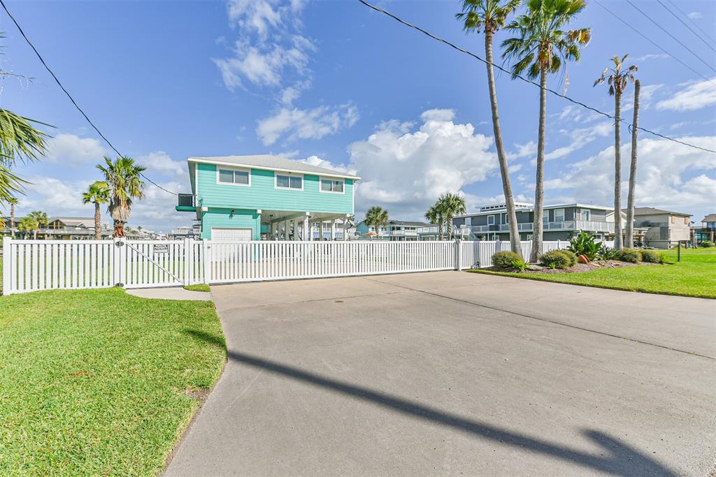 3811 1 Nueces Drive, Galveston, Texas 77554, 3 Bedrooms Bedrooms, 9 Rooms Rooms,2 BathroomsBathrooms,Single-family,For Sale,Nueces,77121327