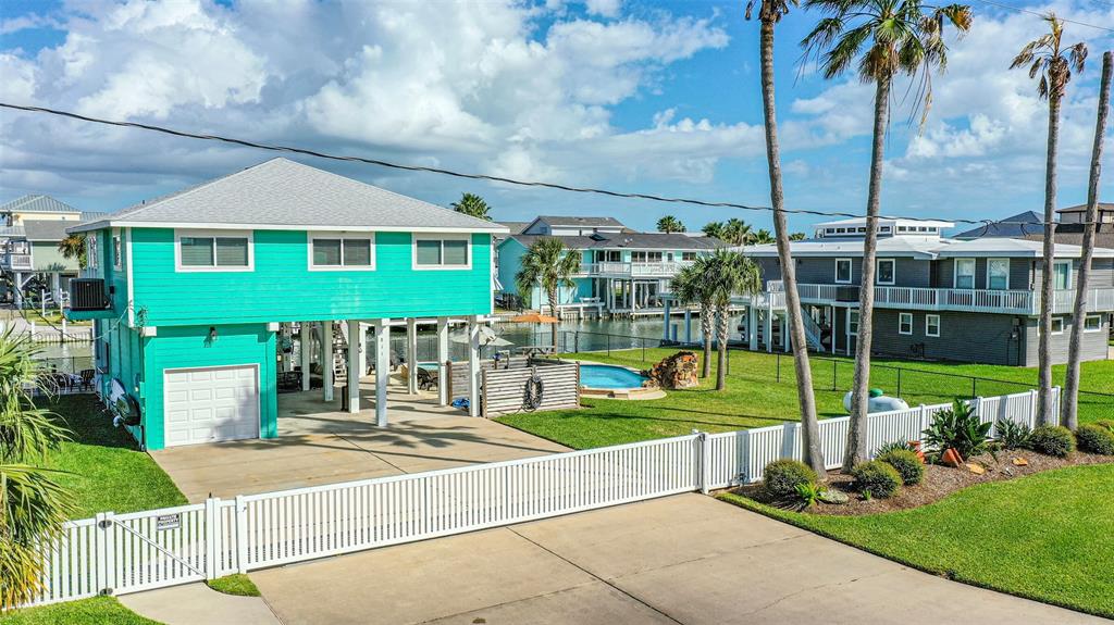 3811 1 Nueces Drive, Galveston, Texas 77554, 3 Bedrooms Bedrooms, 9 Rooms Rooms,2 BathroomsBathrooms,Single-family,For Sale,Nueces,77121327