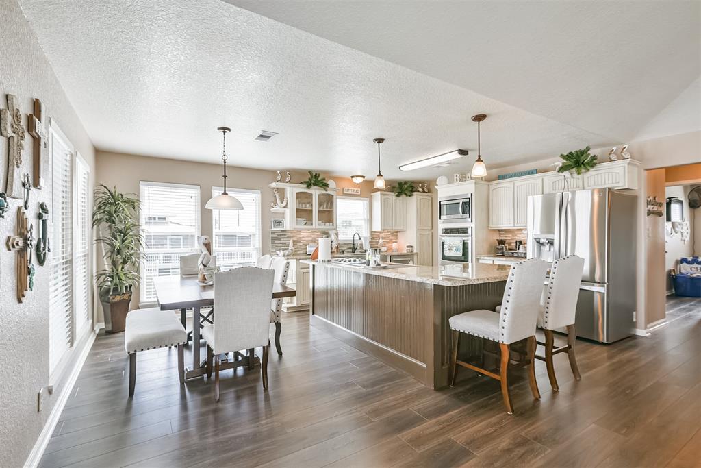 3811 1 Nueces Drive, Galveston, Texas 77554, 3 Bedrooms Bedrooms, 9 Rooms Rooms,2 BathroomsBathrooms,Single-family,For Sale,Nueces,77121327