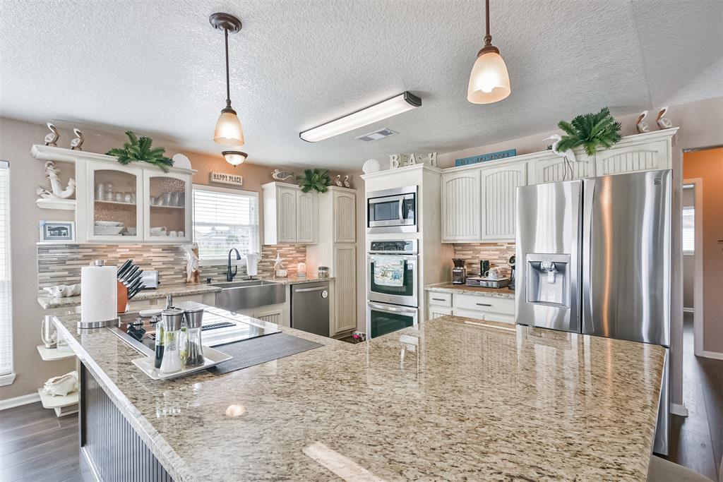 3811 1 Nueces Drive, Galveston, Texas 77554, 3 Bedrooms Bedrooms, 9 Rooms Rooms,2 BathroomsBathrooms,Single-family,For Sale,Nueces,77121327