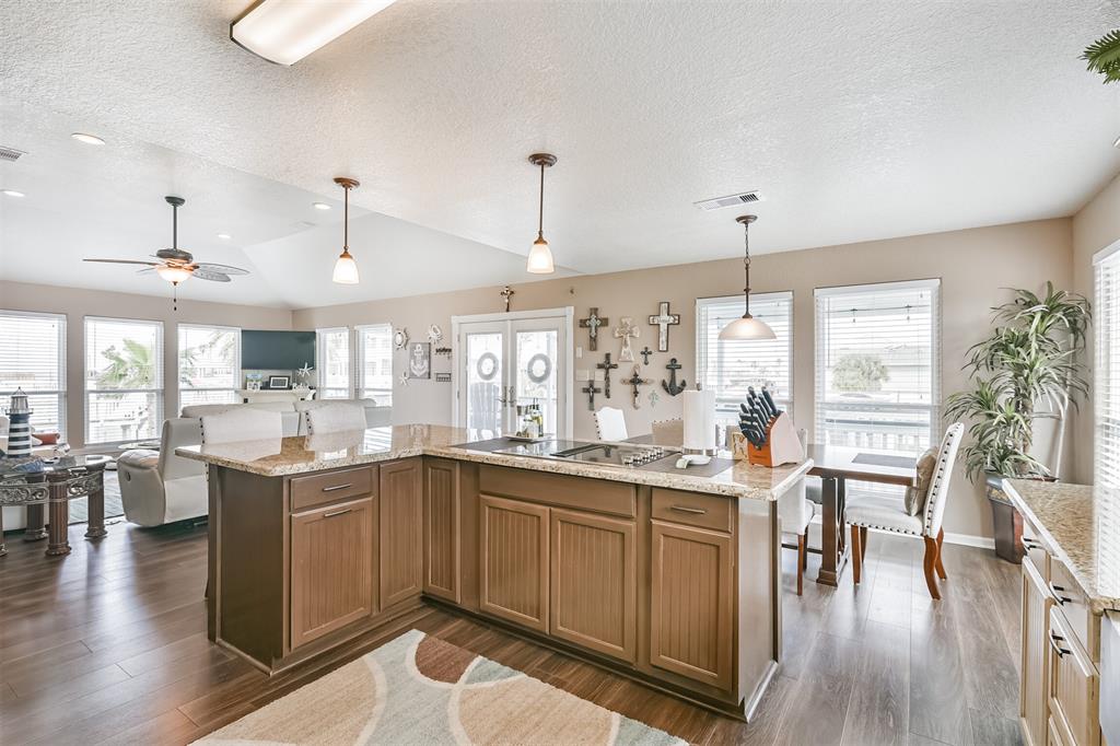 3811 1 Nueces Drive, Galveston, Texas 77554, 3 Bedrooms Bedrooms, 9 Rooms Rooms,2 BathroomsBathrooms,Single-family,For Sale,Nueces,77121327