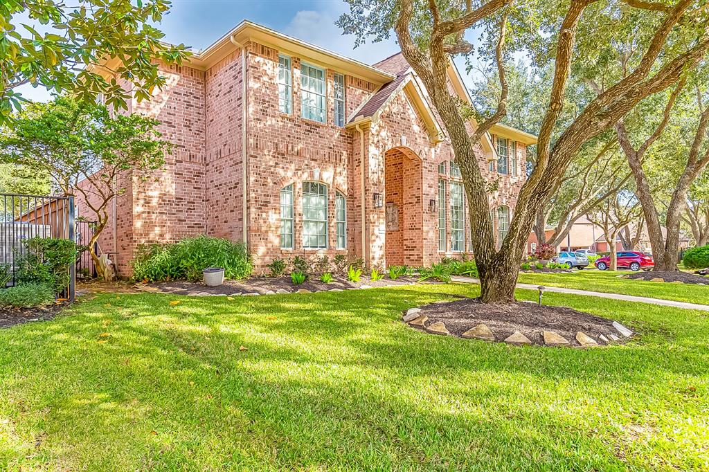 39 2 Oakmere Place, Sugar Land, Texas 77479, 5 Bedrooms Bedrooms, 8 Rooms Rooms,3 BathroomsBathrooms,Single-family,For Sale,Oakmere,27050464