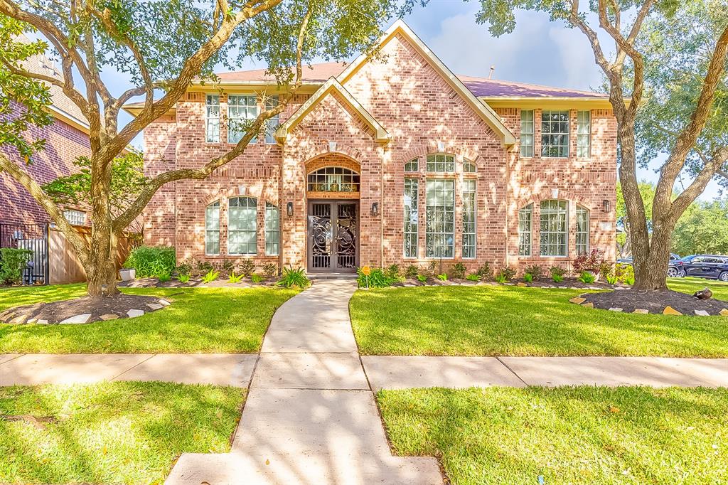 39 2 Oakmere Place, Sugar Land, Texas 77479, 5 Bedrooms Bedrooms, 8 Rooms Rooms,3 BathroomsBathrooms,Single-family,For Sale,Oakmere,27050464