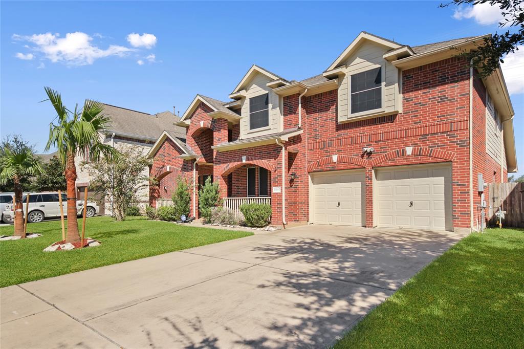 13005 2 Centerbrook Lane, Pearland, Texas 77584, 4 Bedrooms Bedrooms, 11 Rooms Rooms,2 BathroomsBathrooms,Single-family,For Sale,Centerbrook,32107359