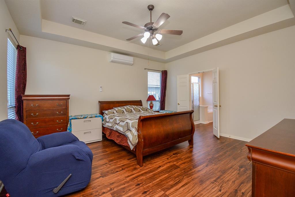 15119 2 Fragrant Pine Lane, Houston, Texas 77049, 4 Bedrooms Bedrooms, 10 Rooms Rooms,2 BathroomsBathrooms,Single-family,For Sale,Fragrant Pine,67521242