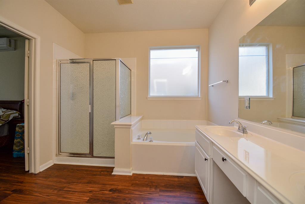 15119 2 Fragrant Pine Lane, Houston, Texas 77049, 4 Bedrooms Bedrooms, 10 Rooms Rooms,2 BathroomsBathrooms,Single-family,For Sale,Fragrant Pine,67521242