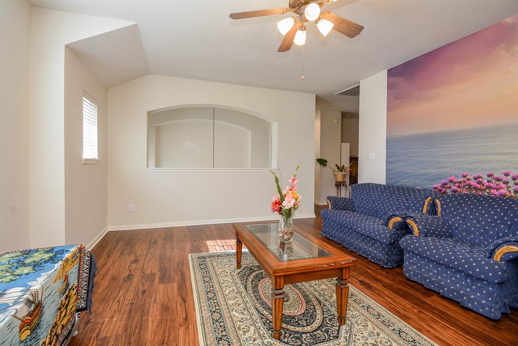 15119 2 Fragrant Pine Lane, Houston, Texas 77049, 4 Bedrooms Bedrooms, 10 Rooms Rooms,2 BathroomsBathrooms,Single-family,For Sale,Fragrant Pine,67521242