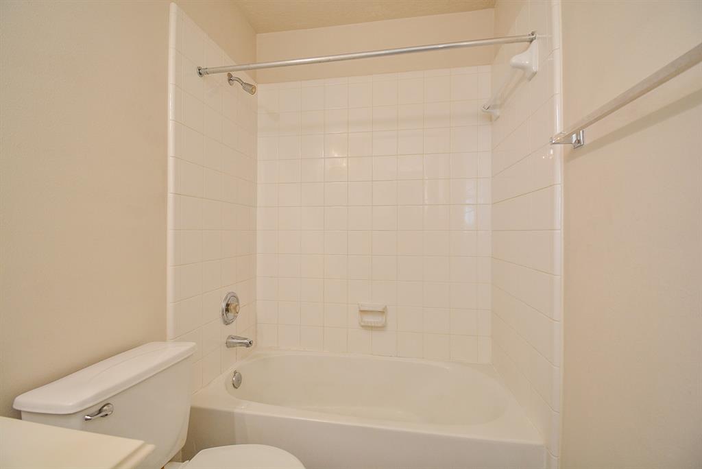 15119 2 Fragrant Pine Lane, Houston, Texas 77049, 4 Bedrooms Bedrooms, 10 Rooms Rooms,2 BathroomsBathrooms,Single-family,For Sale,Fragrant Pine,67521242