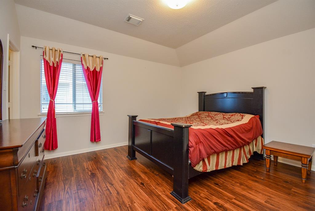 15119 2 Fragrant Pine Lane, Houston, Texas 77049, 4 Bedrooms Bedrooms, 10 Rooms Rooms,2 BathroomsBathrooms,Single-family,For Sale,Fragrant Pine,67521242