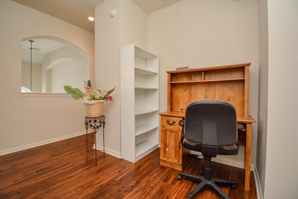 15119 2 Fragrant Pine Lane, Houston, Texas 77049, 4 Bedrooms Bedrooms, 10 Rooms Rooms,2 BathroomsBathrooms,Single-family,For Sale,Fragrant Pine,67521242